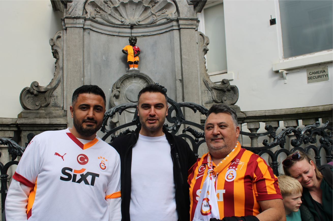 GALATASARAYLILAR AVRUPA’NIN KALBİNDE '26. SÜPER LİG ŞAMPİYONLUĞUNU' COŞKUYLA KUTLADILAR…