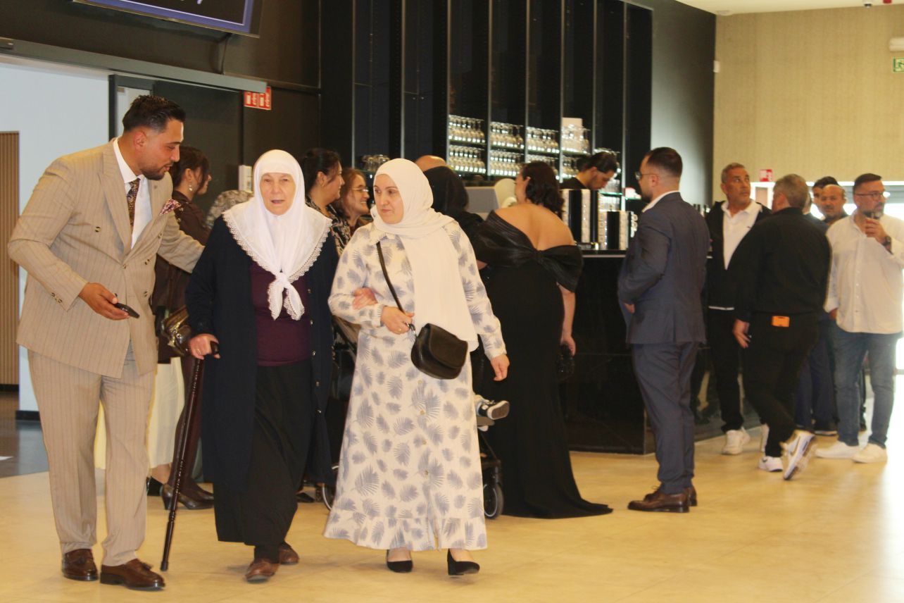 MELİKE İLE SELİM, DİLLERE DESTAN DÜĞÜN TÖRENİYLE EVLENDİLER...
