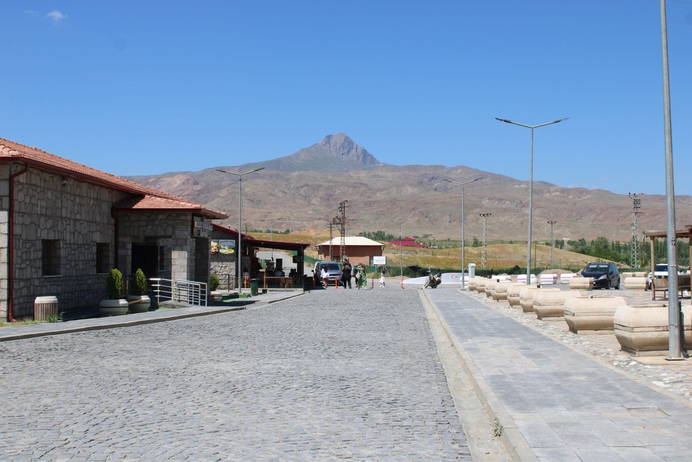 Iğdır/Tuzluca İlçesi Belediye Başkanı Ahmet Sait Türkan: " İlçemiz, antik çağlara uzanan tarihi ve doğası ile önemli bir Turizm Merkezdir... "