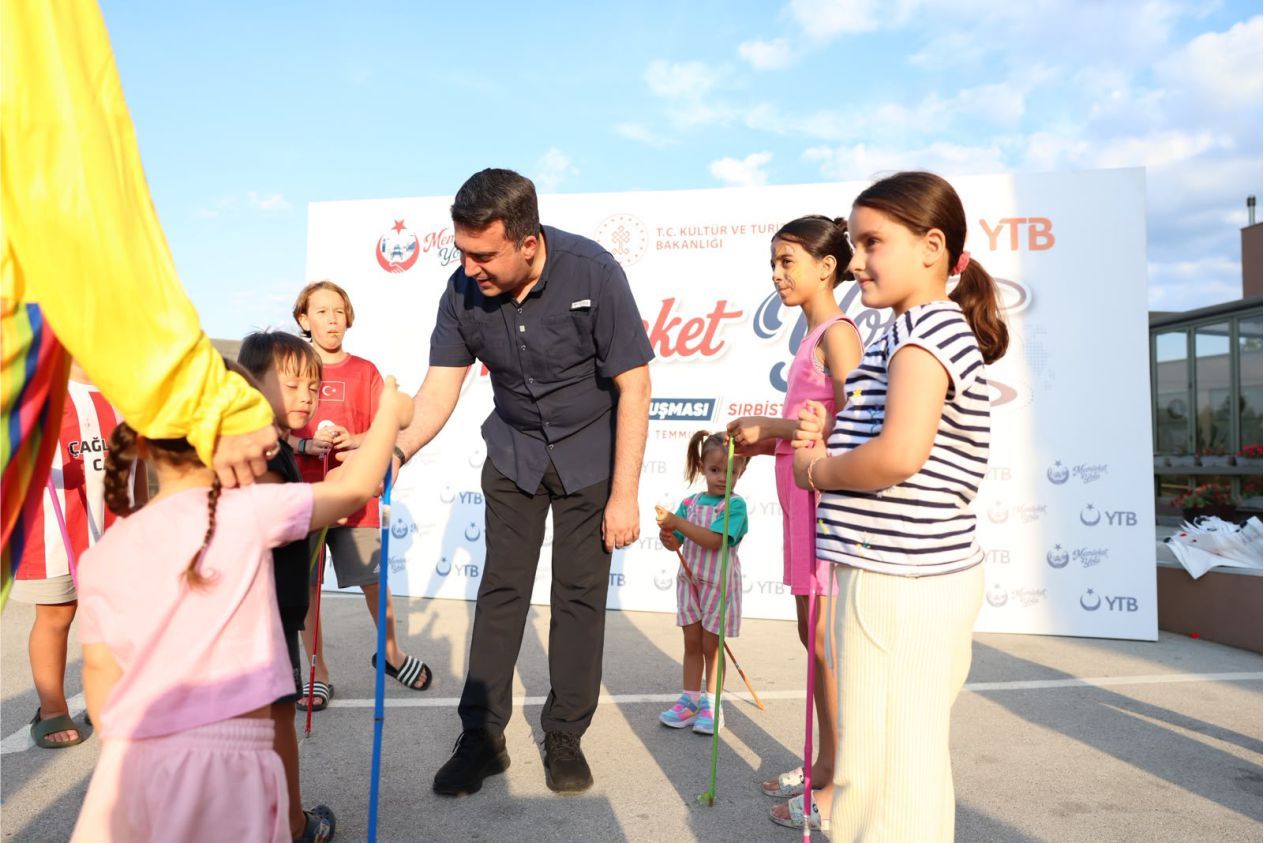 YTB Başkanı Abdulhadi Turus, Memleket Yolu’nda Vatandaşlarla Niş’te Buluştu