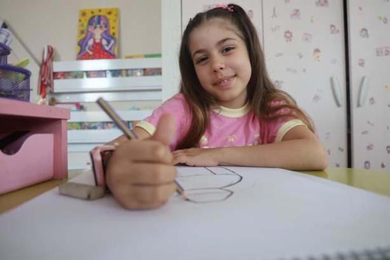 8 yaşındaki Asya'dan büyük gurur! 300 bin kişiyi eledi, dünya birincisi oldu