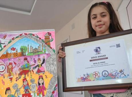 8 yaşındaki Asya'dan büyük gurur! 300 bin kişiyi eledi, dünya birincisi oldu