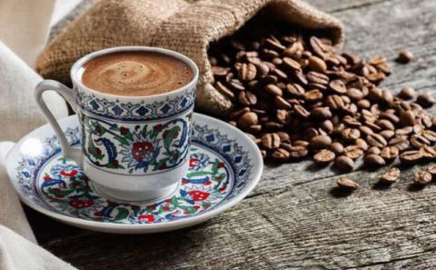 Kahvenin Biyolojik Yaşa Etkisi: Hücresel Yaşlanmayı Yavaşlattığı Ortaya Çıktı! Kahve Günde Kaç Fincan İçilmeli?