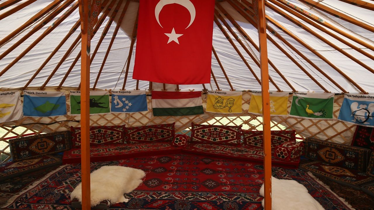 Büyük Hun-Türk Kurultayı, Macaristan'da kapılarını ziyaretçilerine açtı