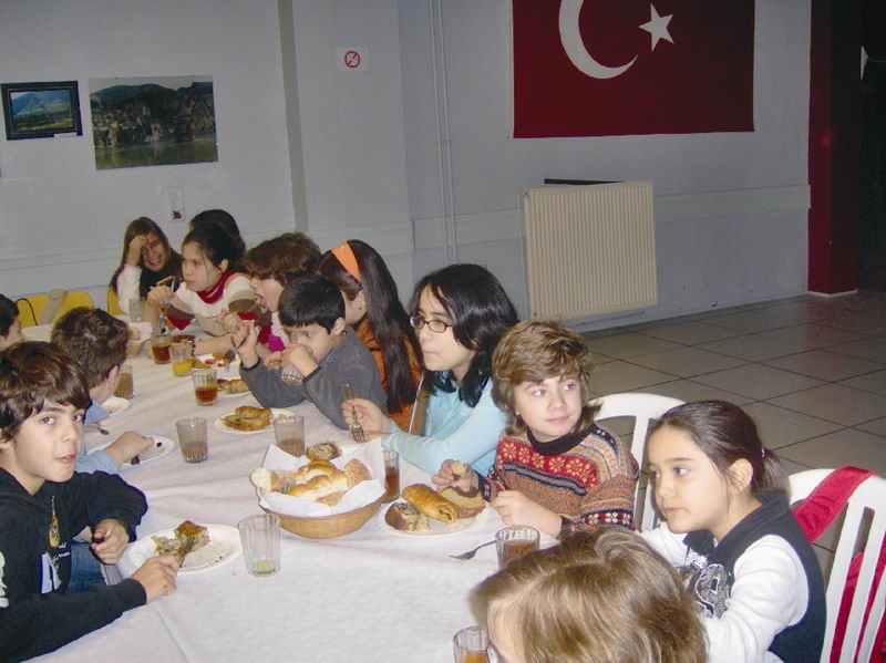 BADD'DEN SICAK BİR KAHVALTI