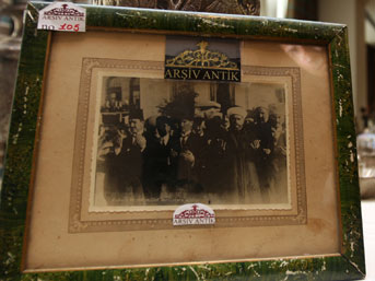 Atatürk'ün dua eden fotoğrafı satıldı