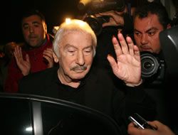 İlhan Selçuk serbest