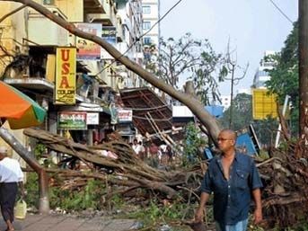 Myanmar'daki kasırgada ölenlerin sayısı 15 bin