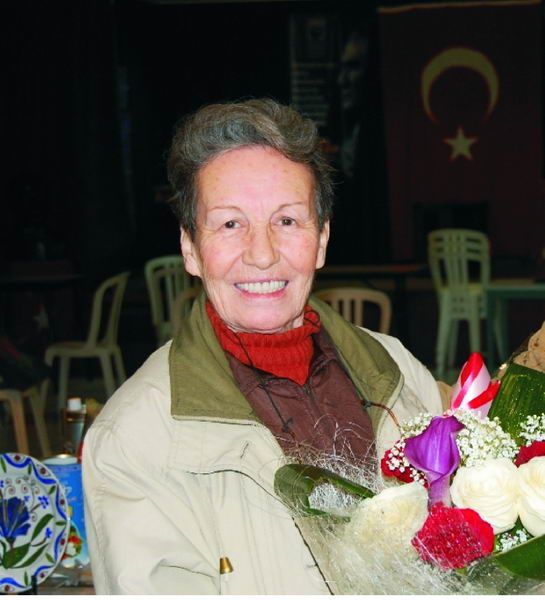 S A V A Ş I N   A C I L A R I / LEYLA TEKER