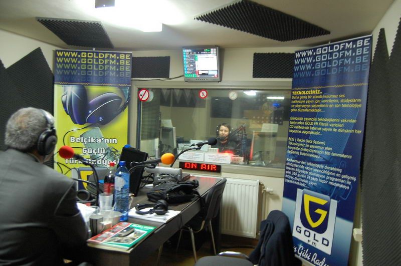 'ÖNCÜ KADINLAR GOLD FM'DE MASAYA YATIRLDI