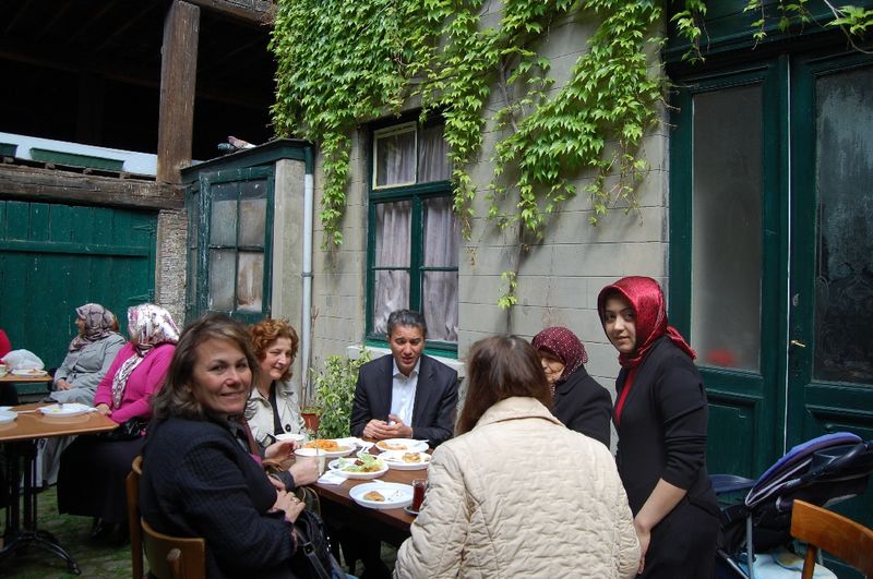 BELÇİKA TÜRK KADINLAR DERNEĞİ KERMESİ GÖZ DOLDURDU
