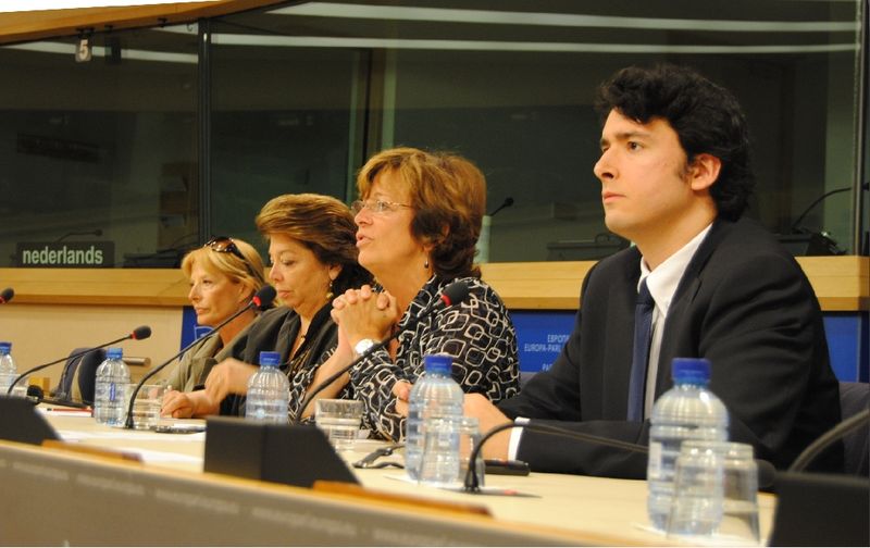 UETD  AVRUPA PARLAMENTOSUNDA BASIN TOPLANTISI DÜZENLEDİ