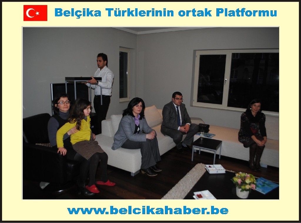 DOKTORLAR VE İŞADAMI İZCİ  BAKAN BAĞIŞ ONURUNA VİLLALARINDA YEMEK VERDİLER