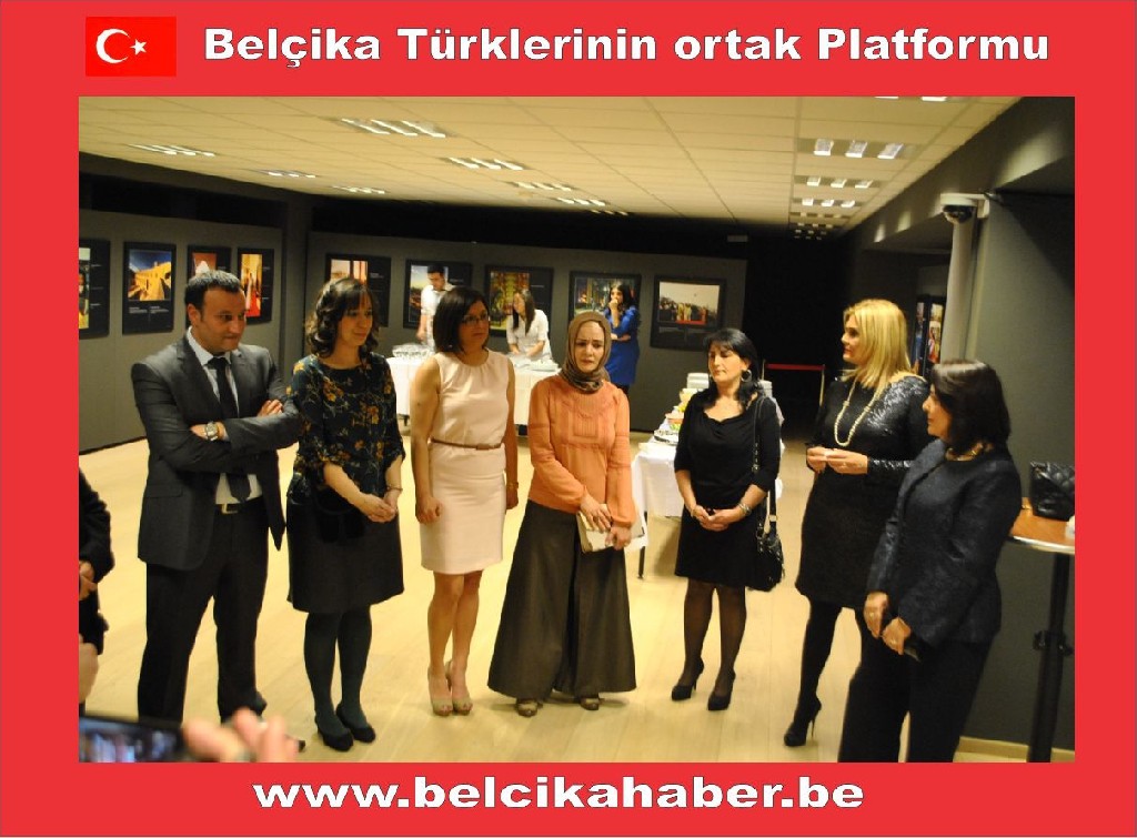 SANATÇI DERYA BAYKAL ONURUNA BİR RESEPSİYON VERDİLER