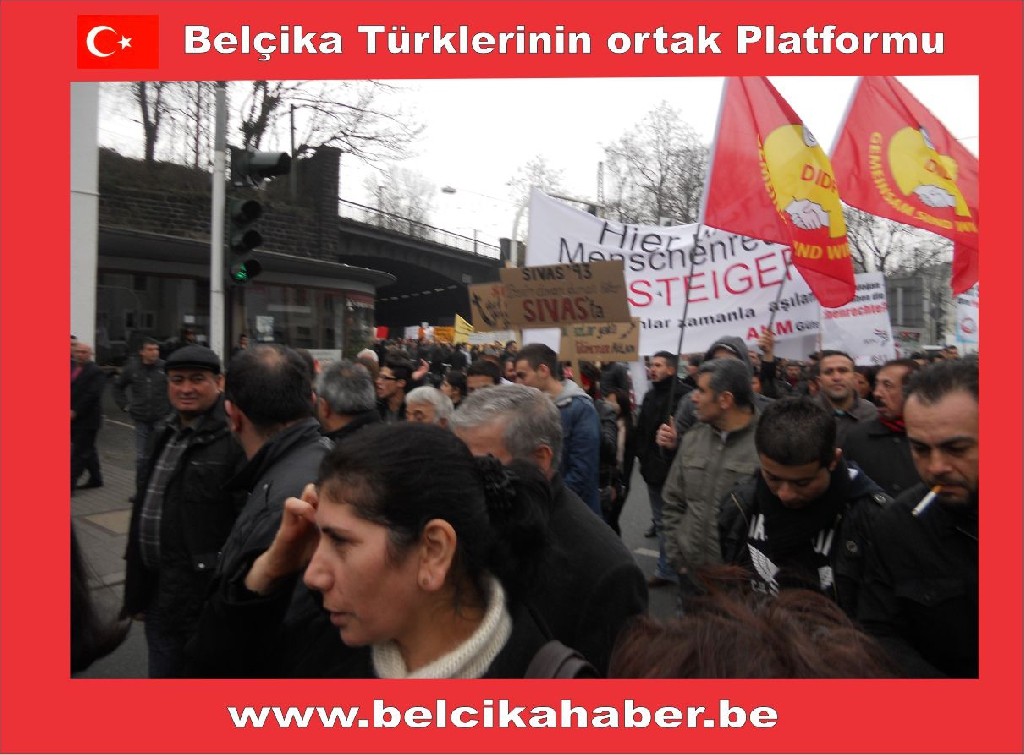 Onbinlerce insan Almanyada Erdogani protesto etti