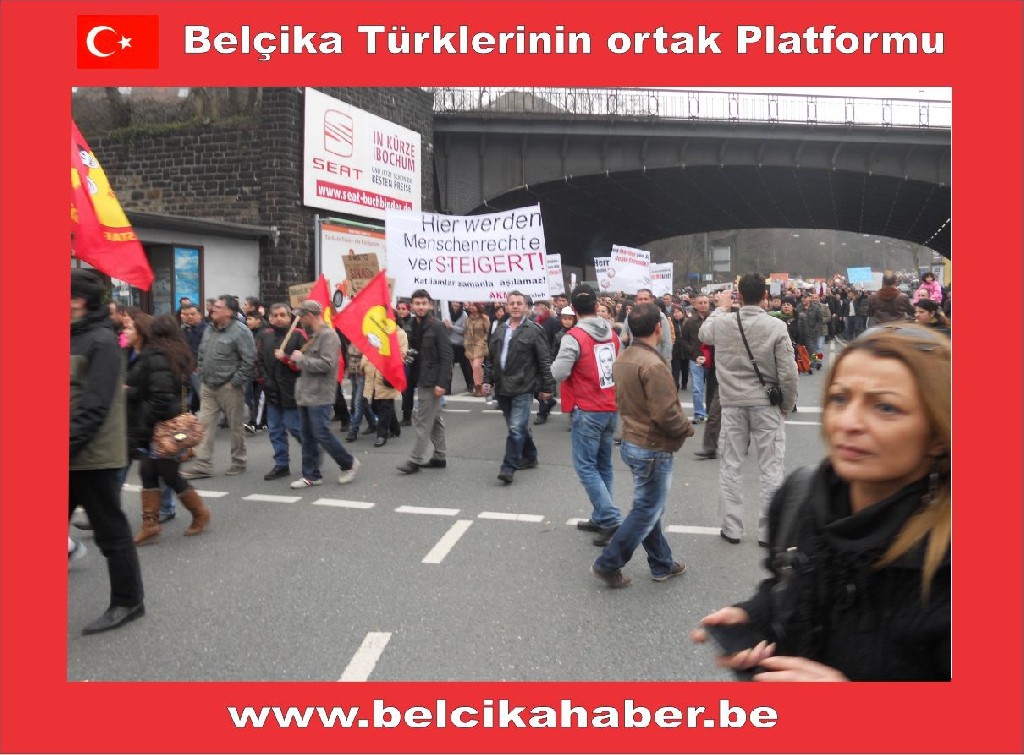 Onbinlerce insan Almanyada Erdogani protesto etti