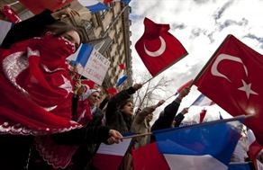 Fransa'dan fişleme iddialarına yanıt 