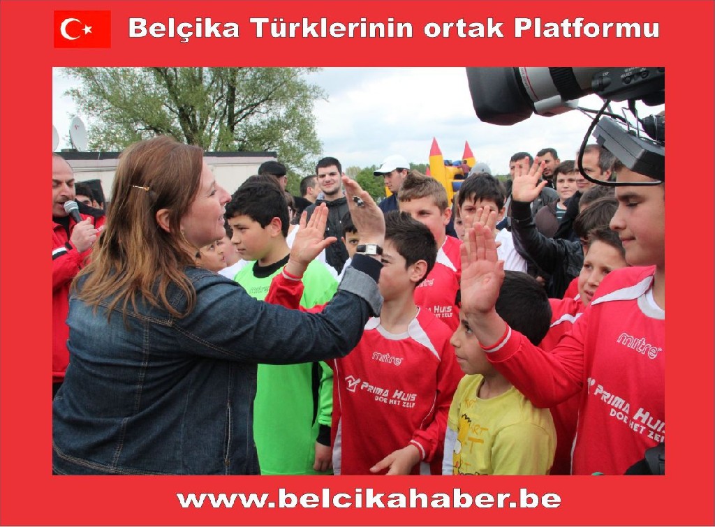 Belcika Diyanet Vakfi Anvers  Bolge Gençlik Şöleni Düzenlendi