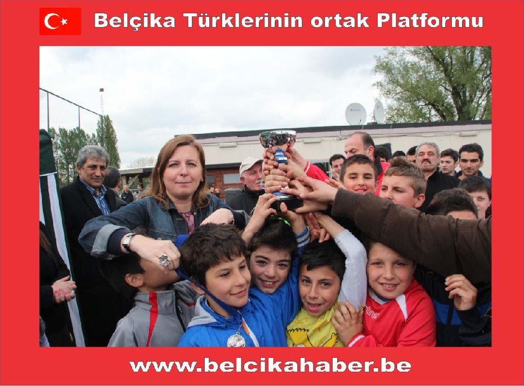 Belcika Diyanet Vakfi Anvers  Bolge Gençlik Şöleni Düzenlendi