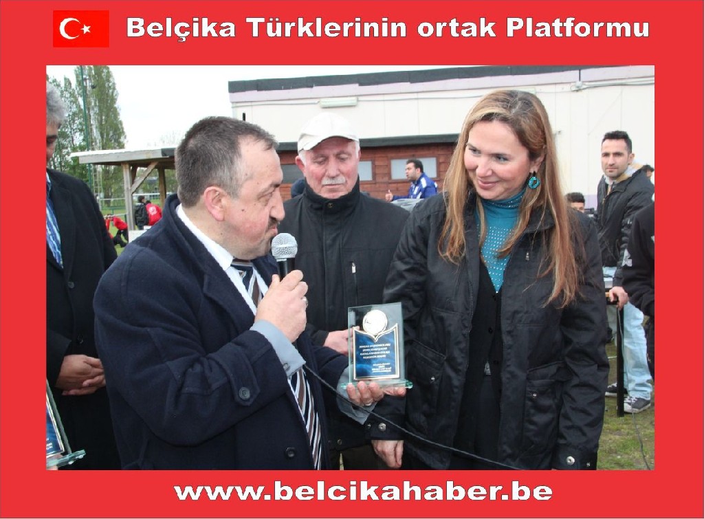 Belcika Diyanet Vakfi Anvers  Bolge Gençlik Şöleni Düzenlendi