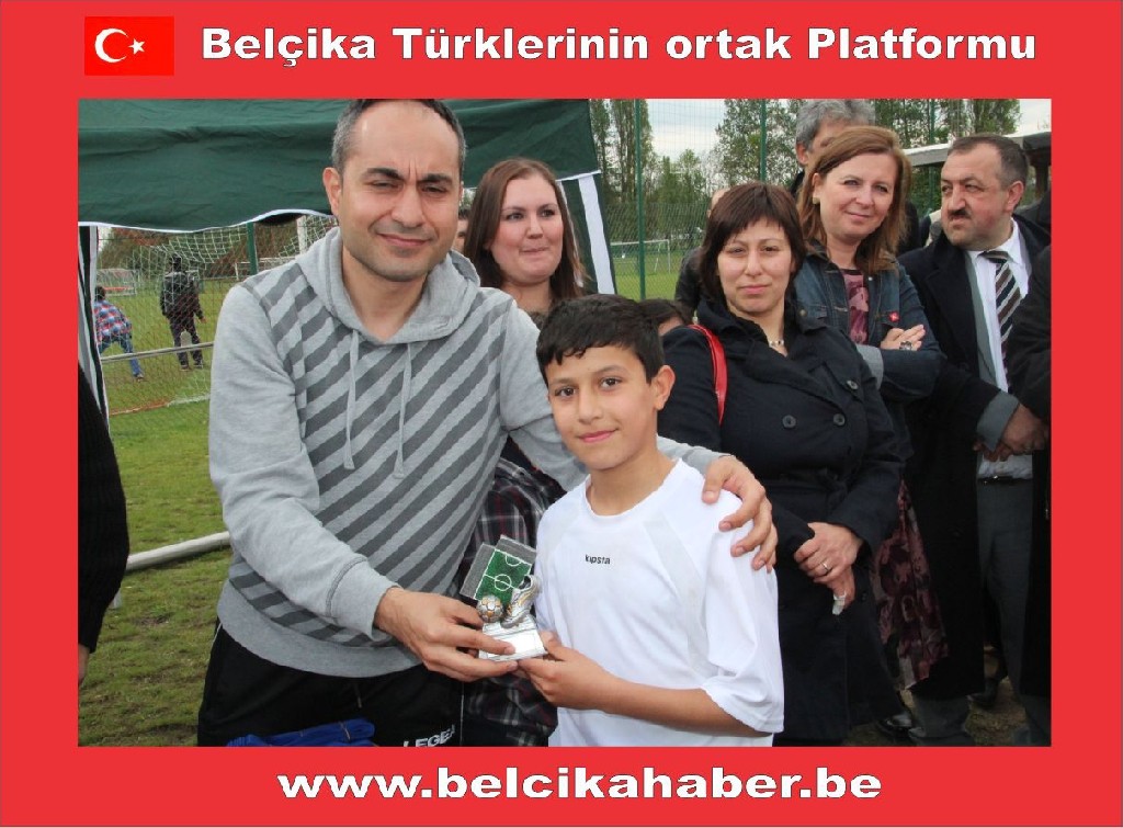 Belcika Diyanet Vakfi Anvers  Bolge Gençlik Şöleni Düzenlendi