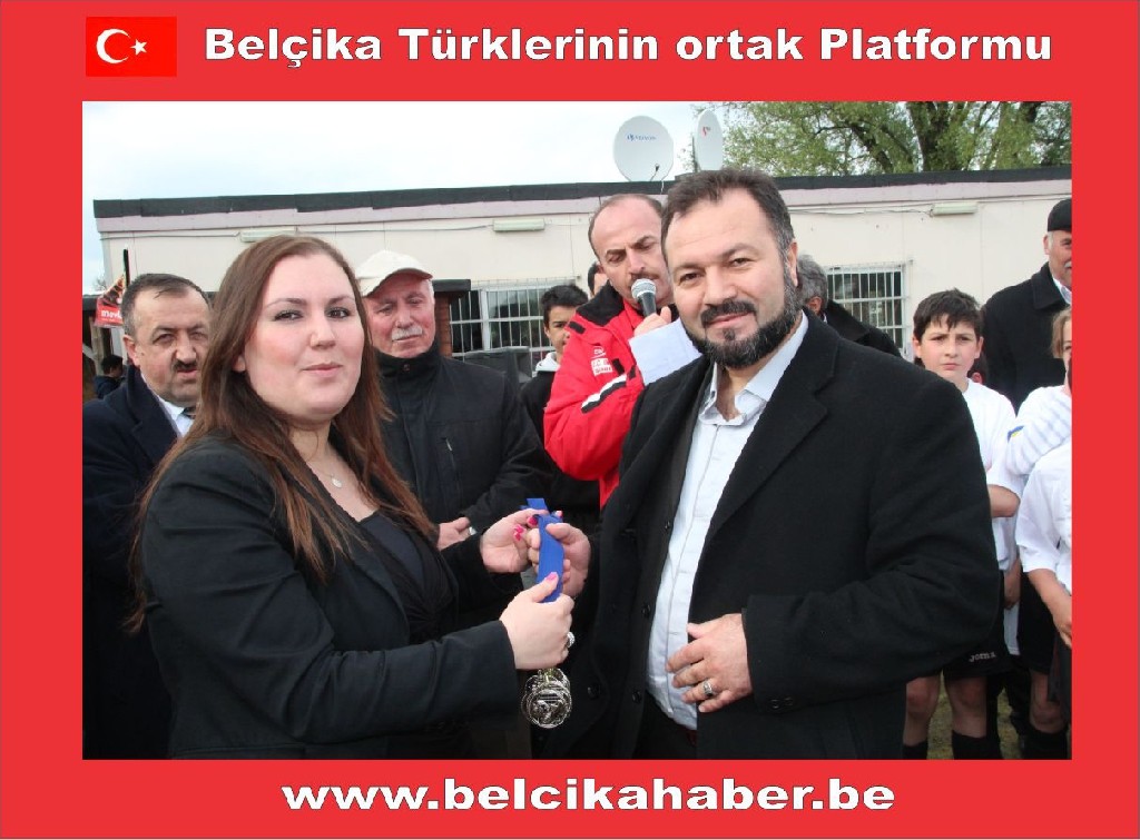 Belcika Diyanet Vakfi Anvers  Bolge Gençlik Şöleni Düzenlendi
