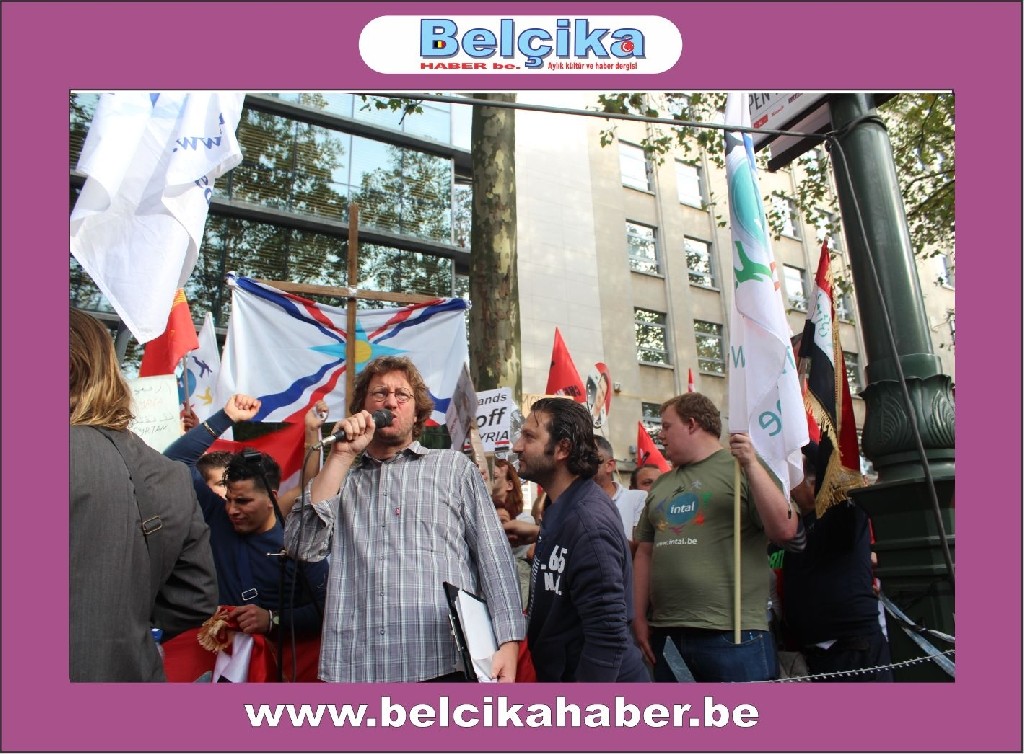 ABD BRÜKSEL BÜYÜKELÇİLİĞİ ÖNÜNDE SURİYE'YE SAVAŞA HAYIR  GÖSTERİSİ DÜZENLENDİ