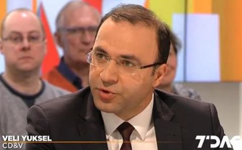 Milletvekili Yüksel: 'Bakan Jambon açıklama getiremezse Müslüman toplumundan özür dilemeli
