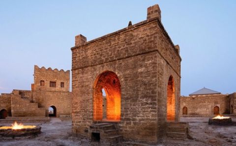 ATEŞGAH TAPINAĞI.