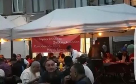 Place Houwaert'da İftar Çadırı Kuruldu