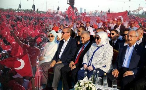 Tarihi Mitingi Dünya Böyle Gördü