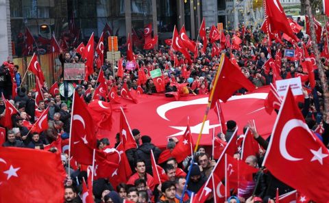 BELÇİKALI TÜRKLER TERÖR DESTEKÇİLERİNİ BRÜKSELDEN UYARI.
