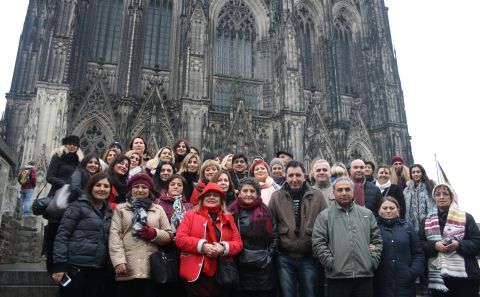 8 GÖNÜLLÜ ANNEDEN KÖLN GEZİSİ