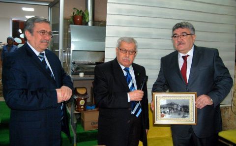 ESABâ€™DAN EMİRDAĞLI  GURBETCİYE VEFA PLAKET VE FOTOĞRAF ÖDÜLÜ