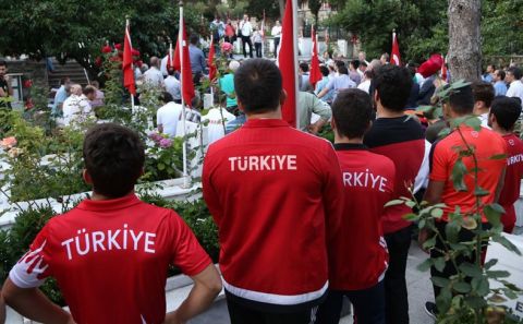 15 Temmuzâ€™u anma nöbeti başladı