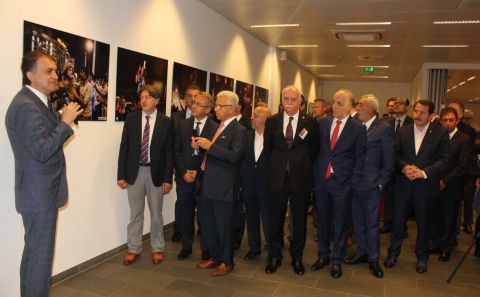 AB Bakanı Çelik 15 Temmuzâ€™u AAâ€™nın fotoğraflarıyla anlattı