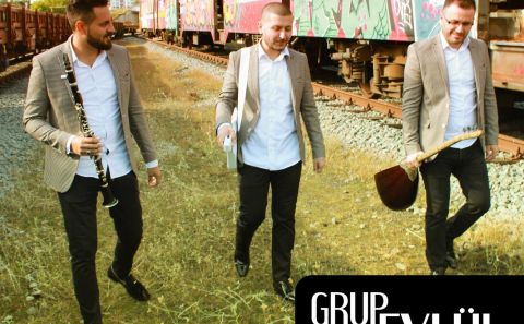 GRUP EYLÜL'ÜN YENİ KLİBİ 'AL YARİM BU DA SANA' BÜYÜK BEĞENİ TOPLADI