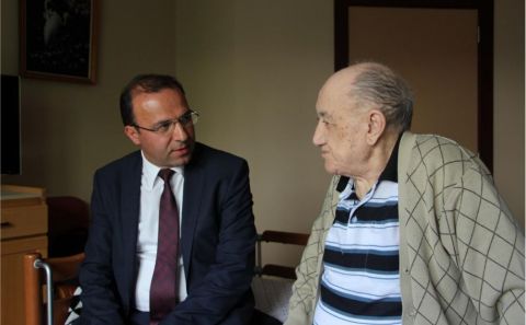 Yükselâ€™den yaşlılara anlamlı ziyaret
