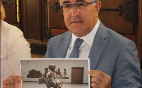 BELEDİYE BAŞKAN YARDIMCISI SADIK KÖKSAL : â€œNASREDDİN HOCA HEYKELİ GELDİ, DİKİLMESİ İÇİN ÇALIŞMALAR YAPILMAKTAâ€