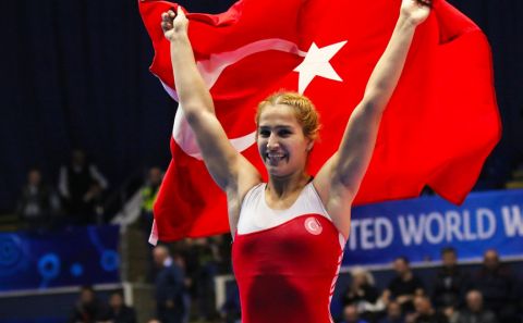 Kadın güreşinde yükseliş sürüyor