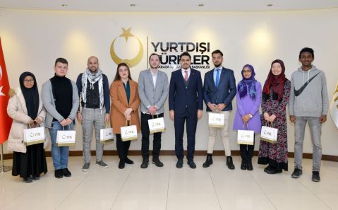Başkan Eren'den Gazetecilere ve Türkiye Burslusu Geleceğin Gazetecilerine 10 Ocak Tebriği