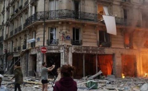 Paris'te patlama! Fransa'nın başkentinde panik (Terör saldırısı mı?)