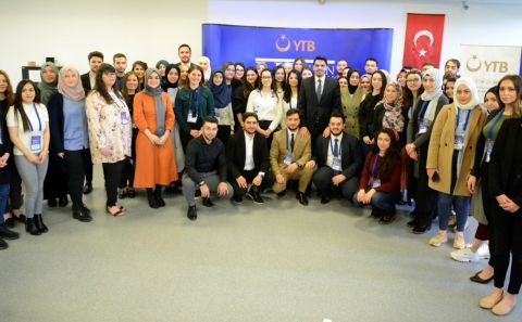 Eren: â€œGençlerimize her türlü desteği vermeye hazırızâ€