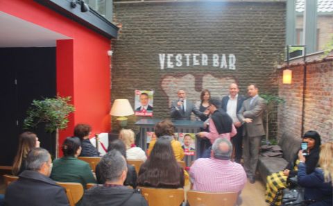 ~~SOSYALİST ADAYLAR PARTİLERİNİ VE KENDİLERİNİ TANITTILAR