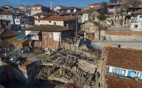 Ankara ve Manisa'daki depremler sonrası hasar tespit çalışması başlatıldı