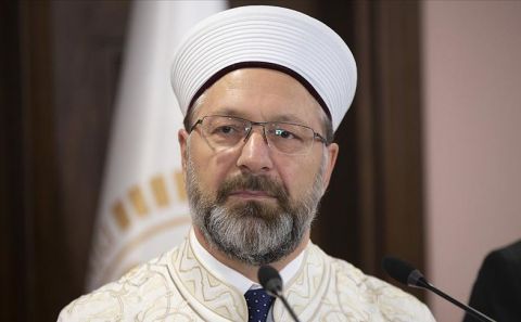 Diyanet İşleri Başkanı Erbaş: Cami ve mescitlerde cemaatle namaza ara verilecek