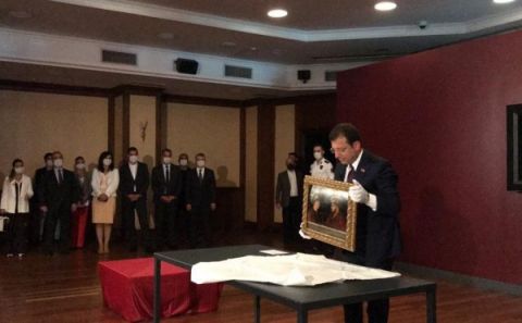 Fatih Sultan Mehmet tablosu yuvasına döndü