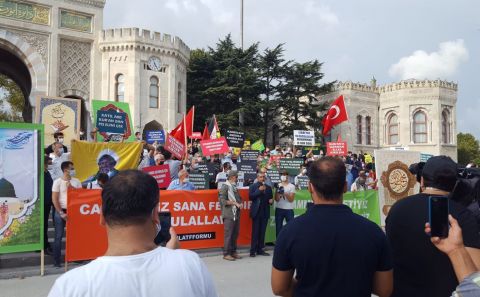İstanbul'da Peygamber Efendimize Yönelik Hakaret Protesto Edildi