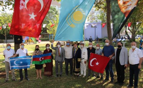 Türk Dünyası Antalyaâ€™da Kazak  Abay Kunanbayoğlu'nun park açılışına katıldı