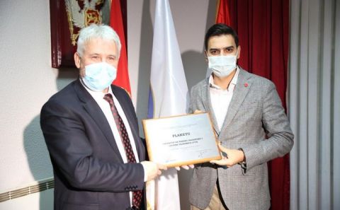 YTB, Karadağâ€™da Rojaye Belediye Ödülüne layık görüldü